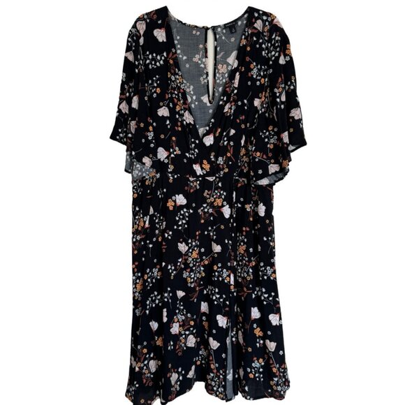 Torrid Plus Size 4 BLACK FLORAL Faux Wrap Dress - Picture 1 of 14